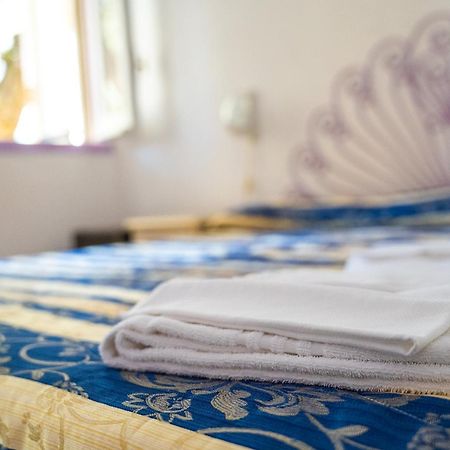 Hotel Paola Carloforte  Extérieur photo