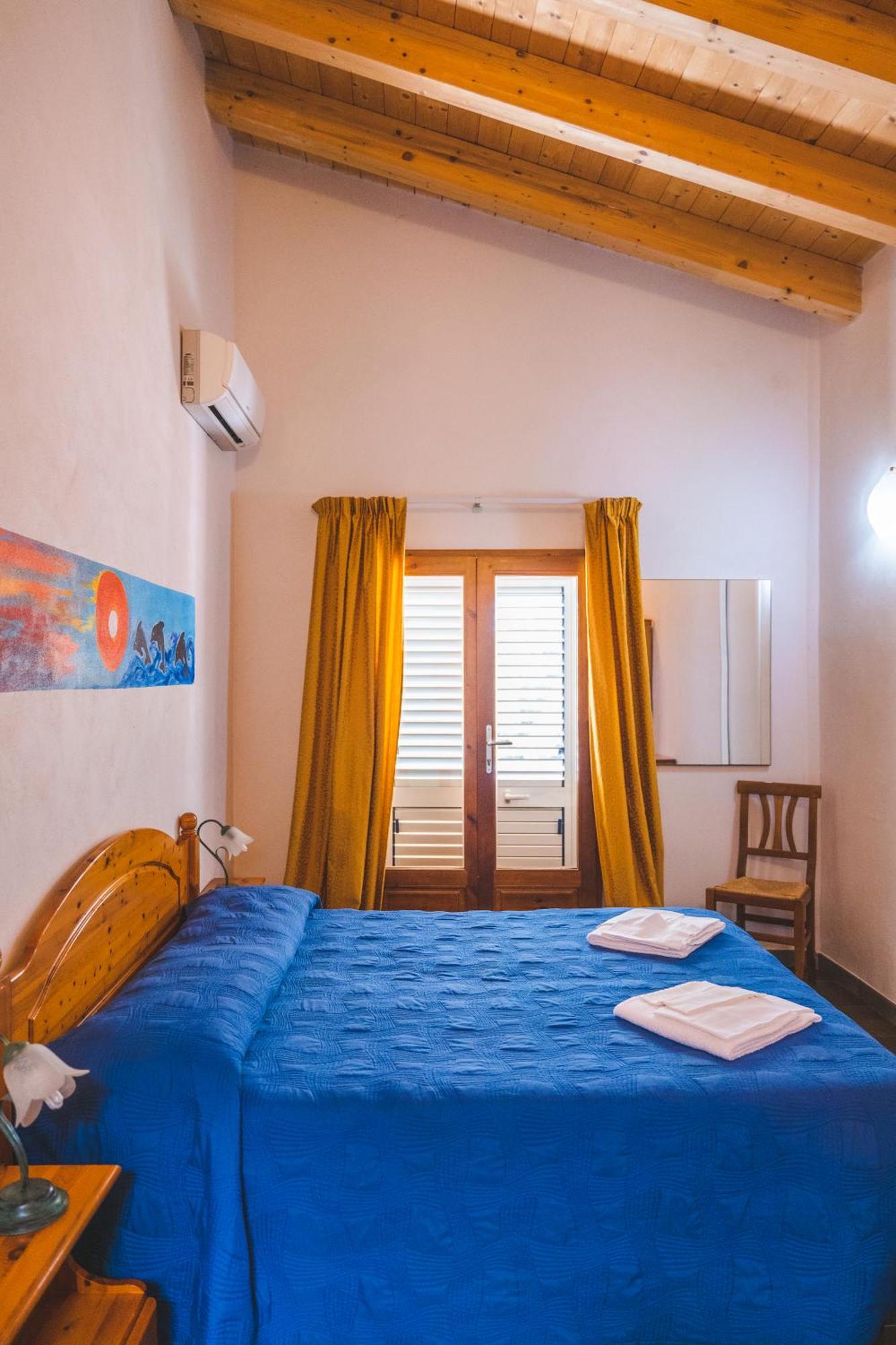 Hotel Paola Carloforte  Extérieur photo