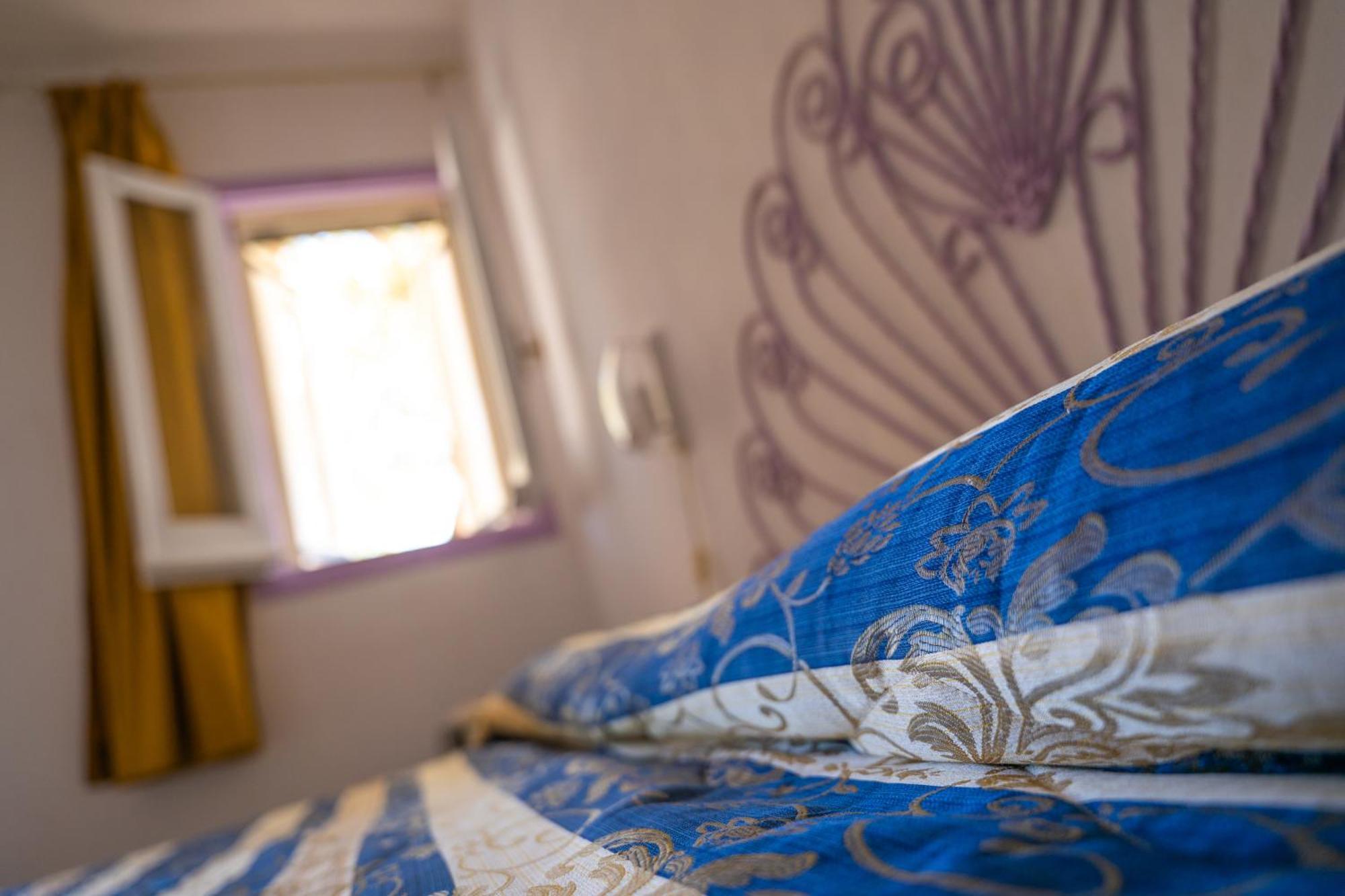 Hotel Paola Carloforte  Extérieur photo