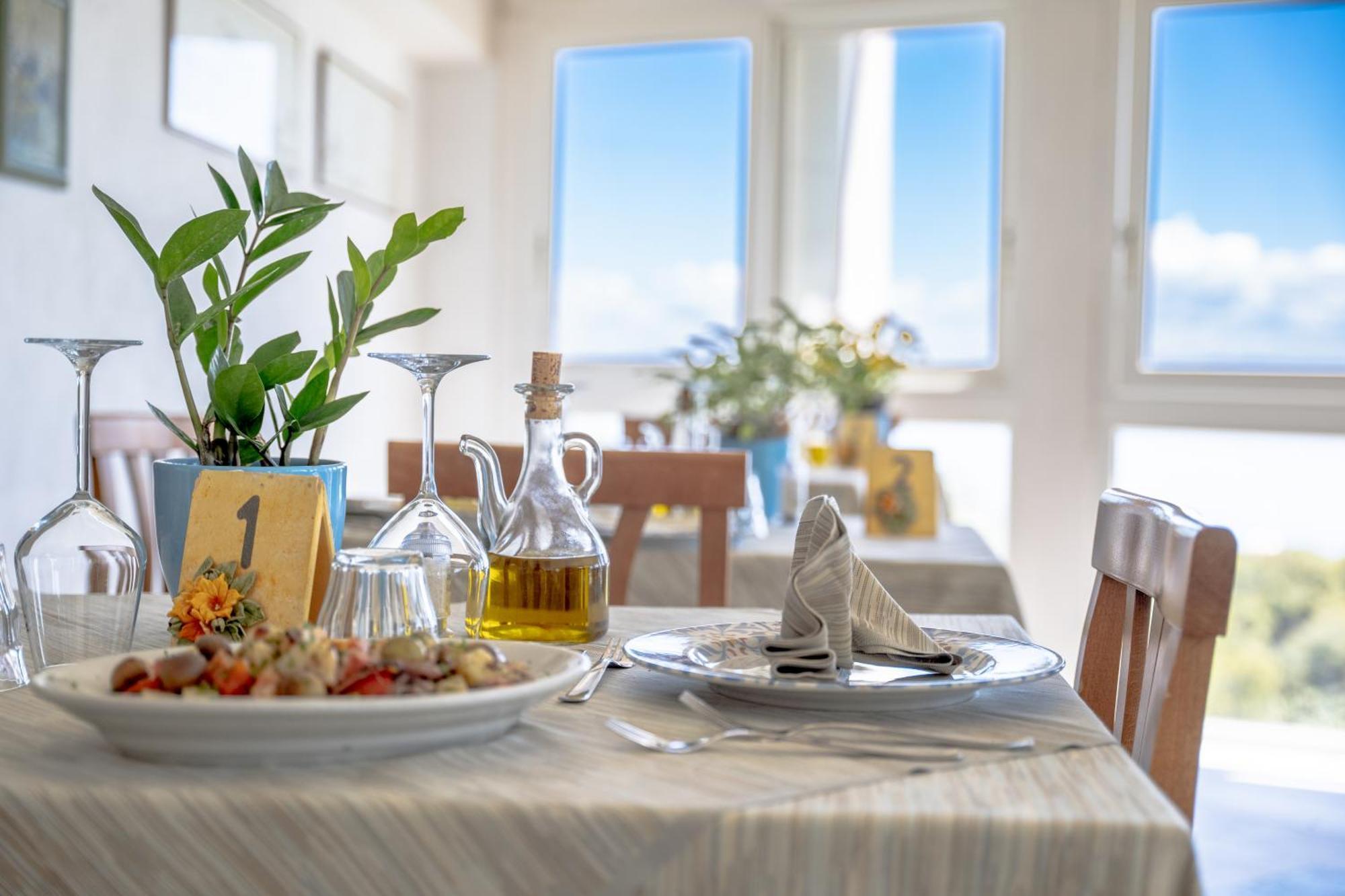 Hotel Paola Carloforte  Extérieur photo