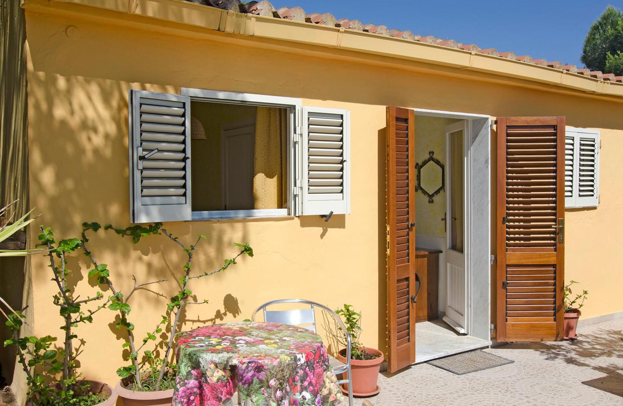 Hotel Paola Carloforte  Extérieur photo